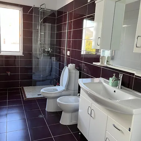 Апартаменты Kukes Apartment Hotel *