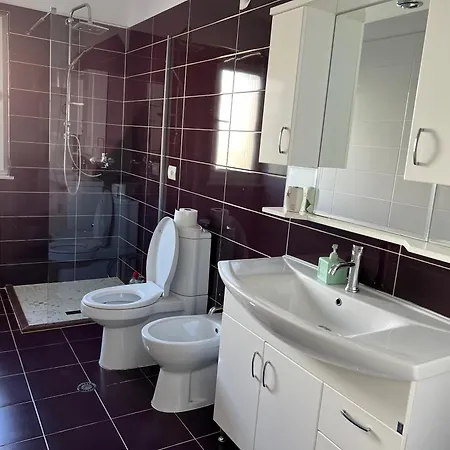 Апартаменты Kukes Apartment Hotel Kukes